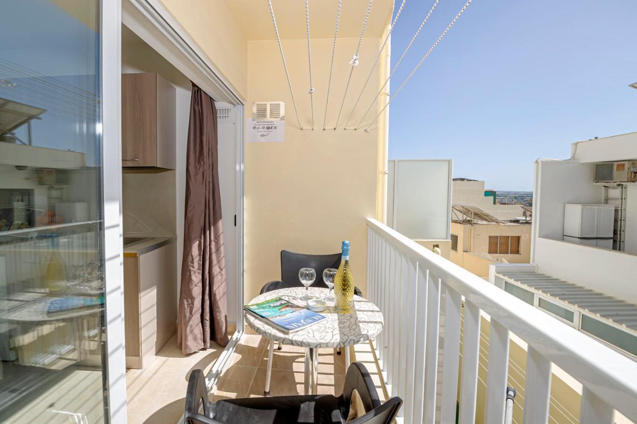 Summer Breeze Comfort Sunny Apartments Close To The Sandy Beaches - By Getawaysmalta Mellieħa Dış mekan fotoğraf